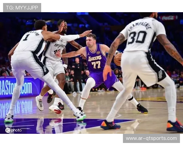 NBA联盟就裁判末界误判向湖人队进行沟通