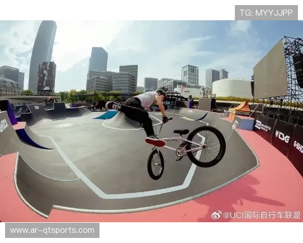 FISE上海站自由式小轮车公园赛 中国选手洪韵直通澳门